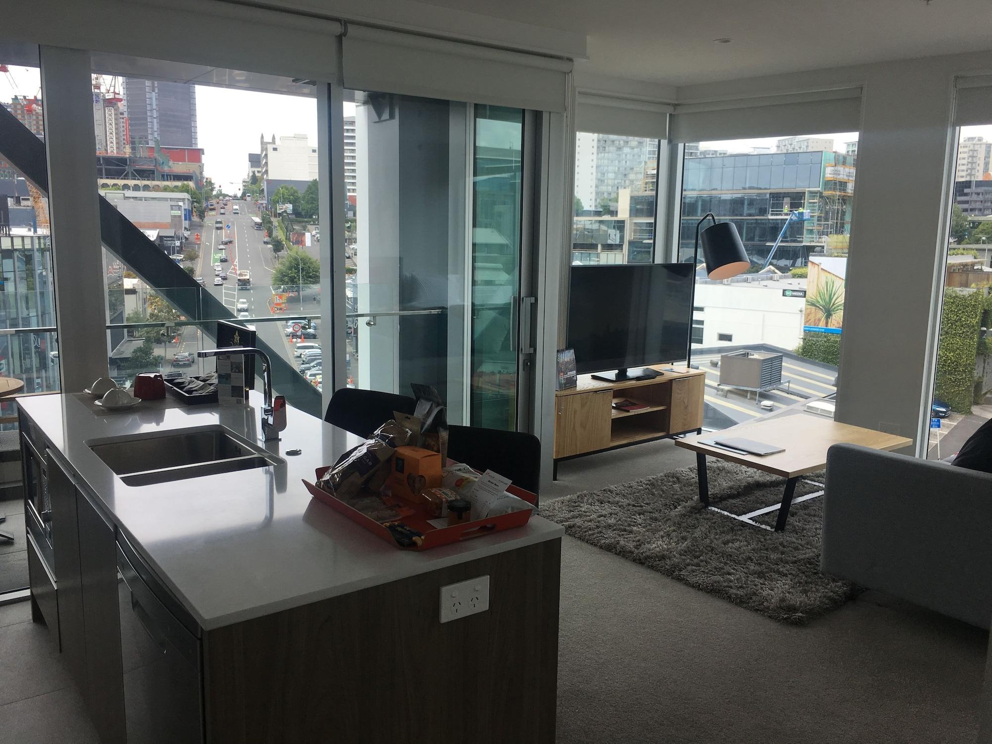 Swiss-Belsuites Victoria Park Auckland Dış mekan fotoğraf The interior of a typical apartment at the complex
