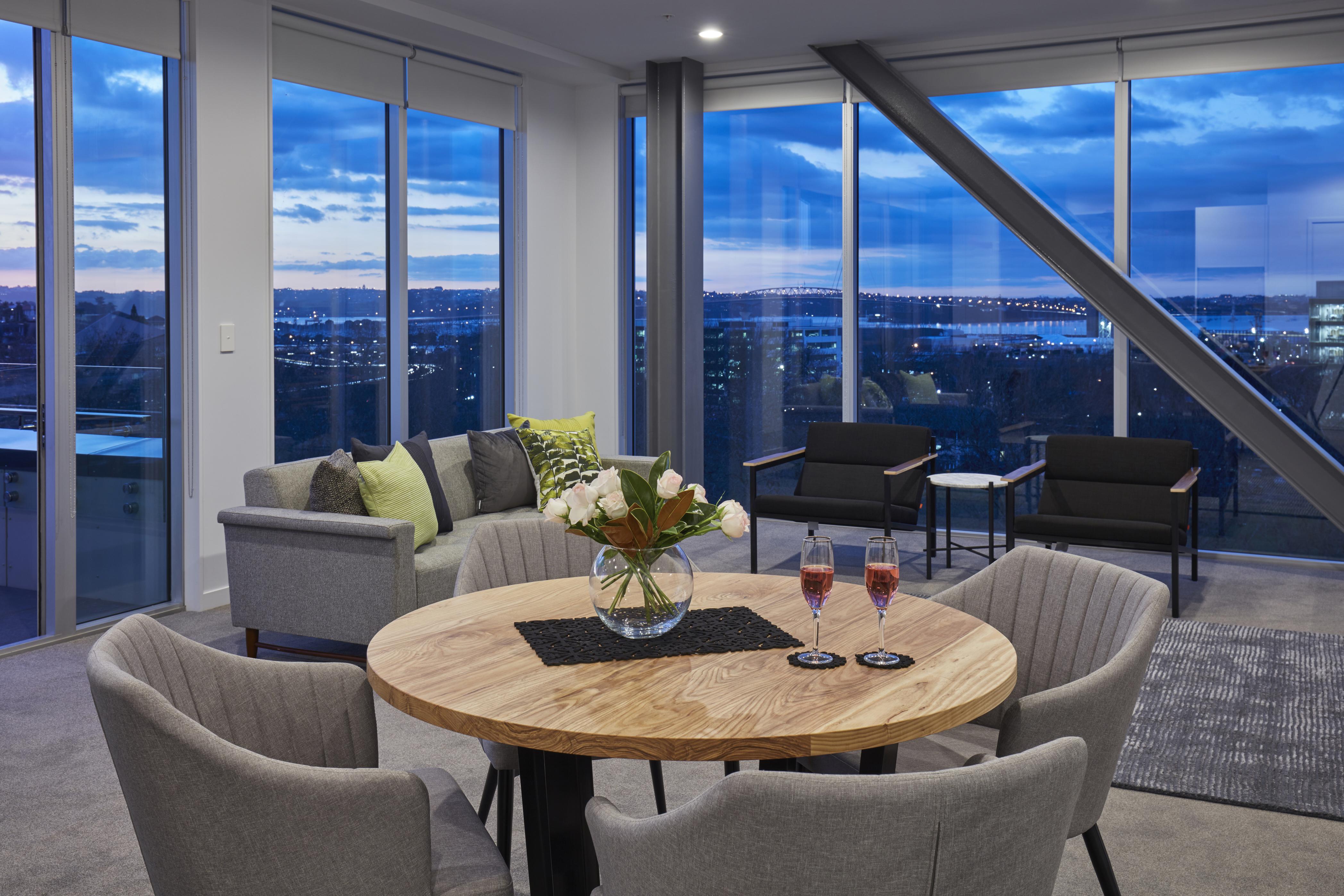 Swiss-Belsuites Victoria Park Auckland Dış mekan fotoğraf A staged apartment at The Ivy