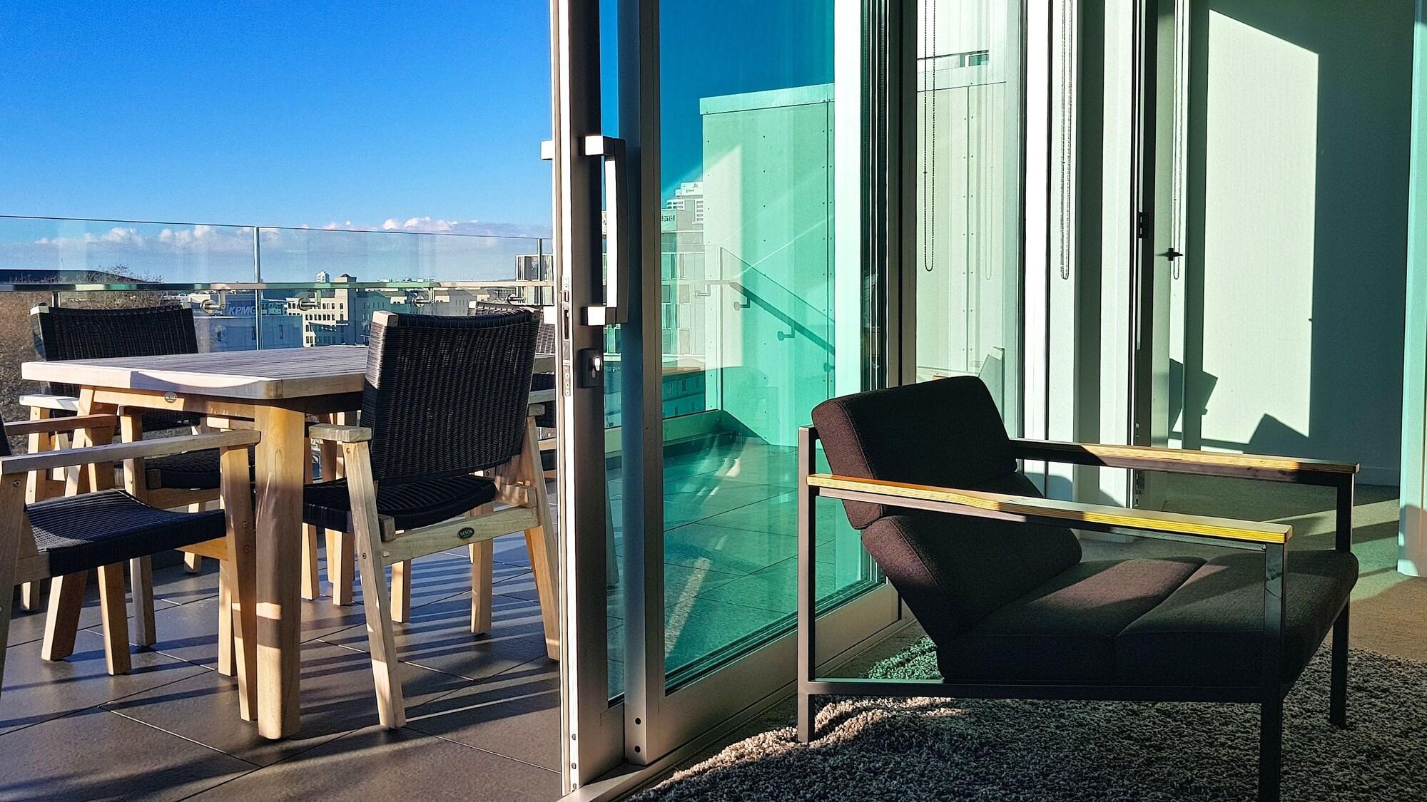 Swiss-Belsuites Victoria Park Auckland Dış mekan fotoğraf A glass door