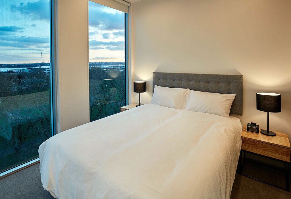 Swiss-Belsuites Victoria Park Auckland Dış mekan fotoğraf A bedroom in a serviced apartment